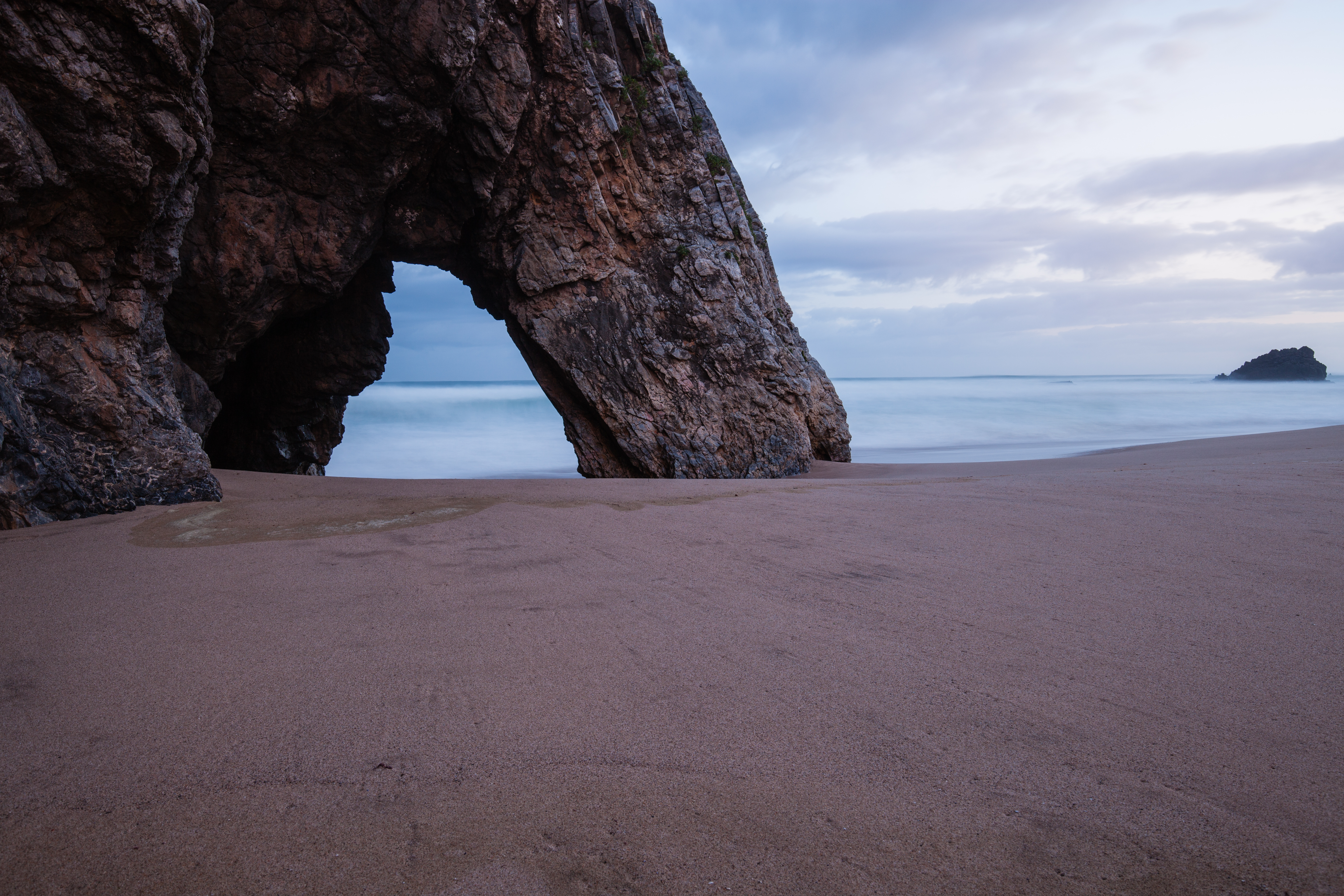 Strand Mit Felsbogen