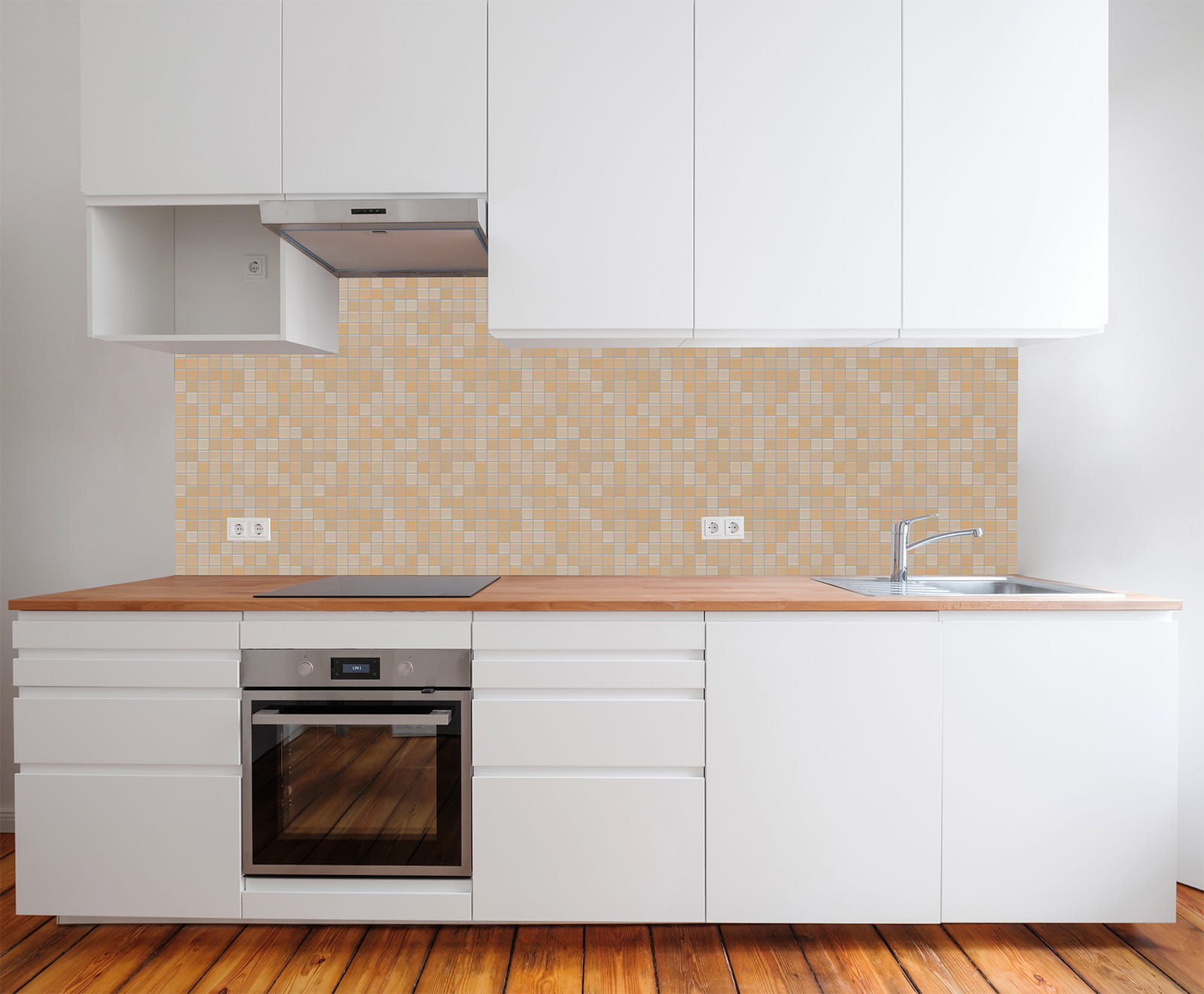 Moderne Küche mit beige Mosaikfliesen als Rückwand, Holzarbeitsplatte und Edelstahlgeräten.